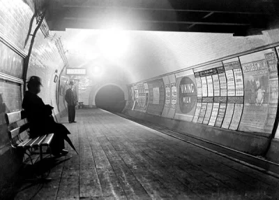 Pshemeck - Metro w Londynie rok 1920.

Klimat...wylewa się z ekranu :)

#londyn #metr...