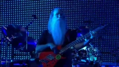 janekkenaj - @drgorasul: I ma w zespole Gandalfa grającego na basówce.