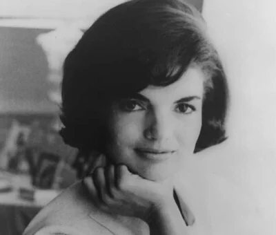 Deykun - Hiperteloryzm. Jackie Kennedy też się łapała.