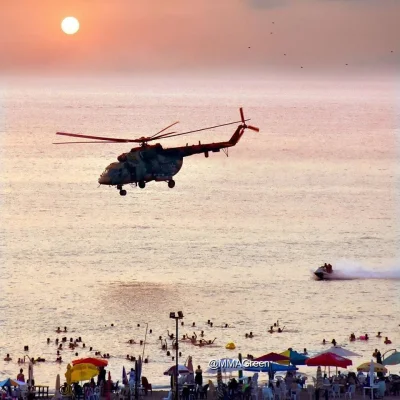 damian-kat - Rosyjski Mi-8AMTSh na plaży w Tartus ( ͡° ͜ʖ ͡°)
#syria #aircraftboners