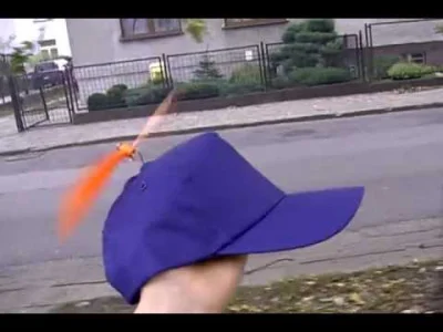 PatoPaczacz - Idealna czapka dla bebzuna. Niebieska z pomarańczowym śmigłem, takie co...