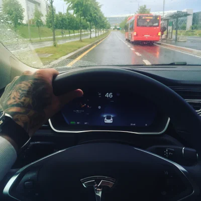 localgoodness - #uberoslo 
Taka sytuacja #tesla #motoryzacja