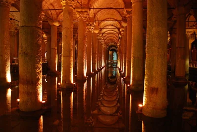 Booty_Gurl - > skąd ta nazwa o świątyni?

Cytując:

 The largest underground water...