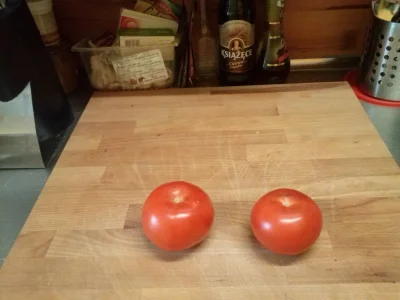 anonim1133 - Kupujcie polskie pomidory!

 Te maja jakiś miesiąc i wyglądają jak w dni...