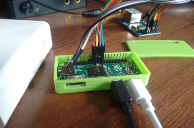 Czayen - Moja malinka dostała nowy domek ;)

#raspberrypi
#druk3d #wydrukowane