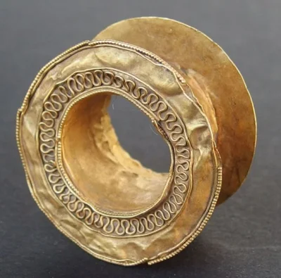 IMPERIUMROMANUM - PIĘKNA ZŁOTA RZYMSKA BIŻUTERIA 

Piękna złota rzymska biżuteria, ...
