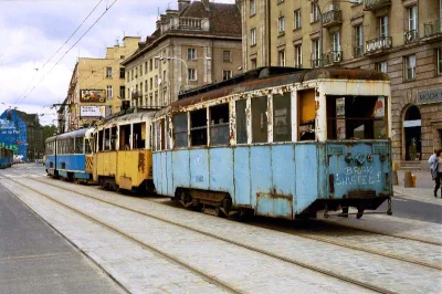 yotte - Możecie narzekać na MPK, ale przygotowała dodatkowe wagony żeby pomieścić jut...