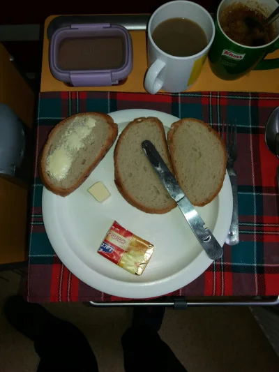 Kwassokles - #szpital #jedzenie #zdrowie#zdrowie Śniadanie jak widać 3 kromki chleba ...