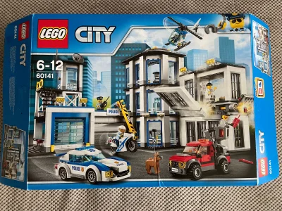 sisohiz - #legosisohiz #lego

#16 zestaw to: "LEGO City - Posterunek policji 60141"...