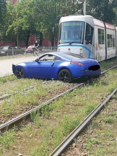 Domciu - Początek akcji stop wykolejeniom tramwajów we #wroclaw. Samochody na tory. 
...