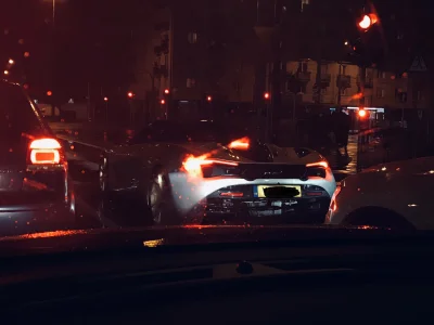 RodowitySloik - Mireczki niezłe autko dziś wypatrzyłem - McLaren 600 lt, prawie 600 k...