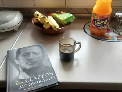 wujeklistonosza - Poranek najlepsza część dnia, kawa, banany a przy tym książka do pc...