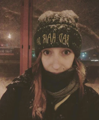 biuna - #pokazmorde
Śnieg pada, wiecie?
a ja zmieniam się w bałwana.