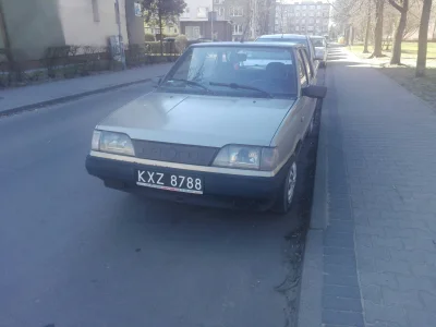 mar0uk - #czarneblachy #polonez #samochody
Taką rzecudowną brykę spotkałam ostatnio

...