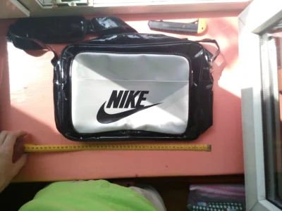 K.....k - Błyszcząca torba Nike.



Koszt: $ 18.49 / ~60zł (59,60zł) 

Aukcja: http:/...