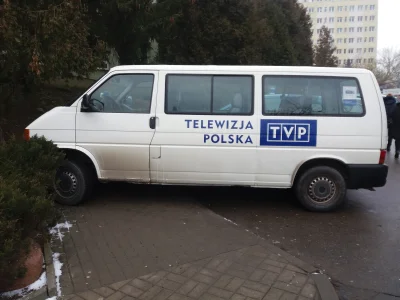 Wiesiek1 - A tak #tvpis parkuje swój wóz pod szpitalem wojewódzkim w #olsztyn.

#pa...