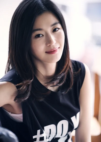 K.....a - #koreanka #junjihyun #aktorka 
więcej o Jun Ji-Hyun : http://korea.net.pl/...