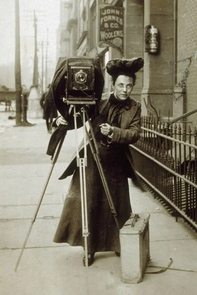 tomyclik - #fotohistoria #fotografia #fotoreporter #ciekawostki 

Jessie Tarbox Beals...