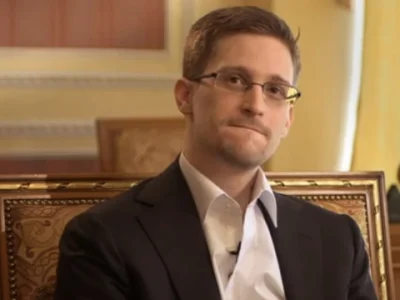 MWittmann - Edward Snowden i jego opinia nt. bezpieczeństwa danych na DropBox. 

http...