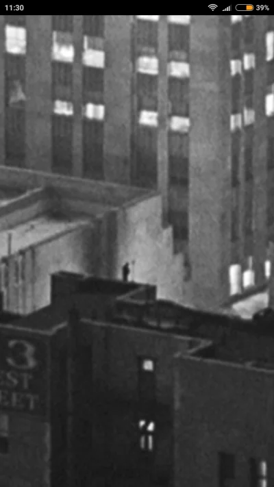 bitnik - @myrmekochoria: ciekawe, czy skoczył