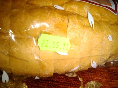 oggy - Kurde, trochę przeterminowany chleb w biedrze kupiłem ;/ #biedronka #biedronka...