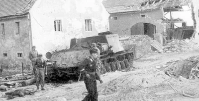 Hansim33 - Zniszczony polski ISU-122. Budziszyn 1945
#iiwojnaswiatowa #historia #fot...