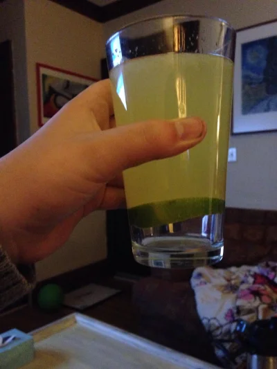 Izaro - limonka zatrzymała sok przed dnem szklanki
#heheszki #nieboperfekcjonistow #...