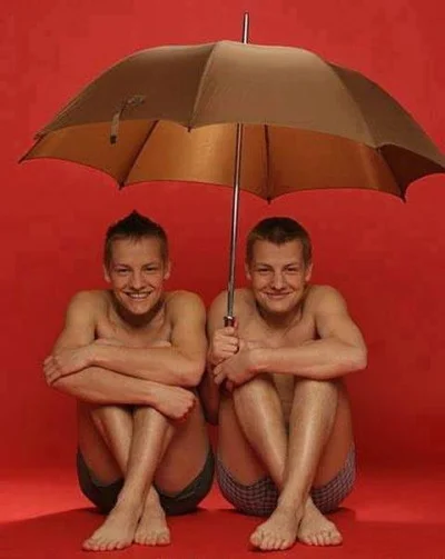 Wodolanka - Zaczęło padać, szybciutko wskakujcie pod parasol!!