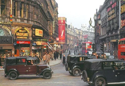 tomyclik - #fotografia #fotohistoria #uk #londyn #40s 

Londyn 1949 r.
Shaftesbury...