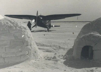 myrmekochoria - Wizyta w inuickiej wiosce, 1938. Ciekawe czy kiedykolwiek widzieli sa...