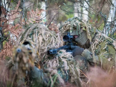 srgs - ale chyba z takiej pozycji to nie będą strzelać

#gunboners #anakonda2014