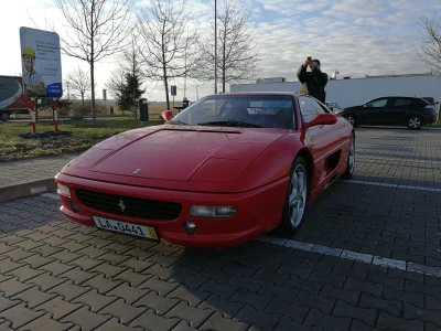 D.....k - Ale Piękność (｡◕‿‿◕｡)

#Ferrari #carspotting #carboners #klasykimotoryzacji...