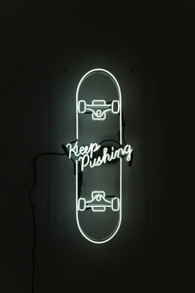 dzika-konieckropka - (｡◕‿‿◕｡)


#wow #deskorolka #neony #swiatlo #skateboarding