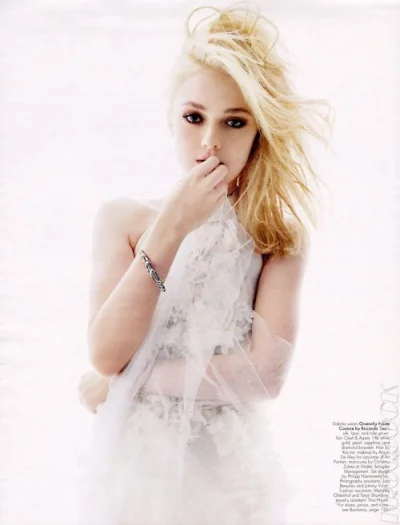 SiekYersky - Starsza z sióstr Fanning <3 #dakotafanning #ladnapani