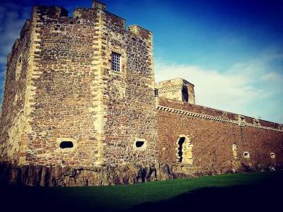 blacktyg3r - Nocowaliśmy w Edynburgu i wracając zaliczyliśmy Blackness Castle - swoją...