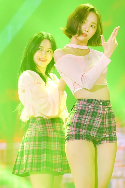 XKHYCCB2dX - #yeonwoo #nancy #momoland 
#koreanka