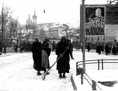 t.....m - Z pierwszym śniegiem!
Listopad 1930 roku
..."Praca dla Polski, Polska dla p...