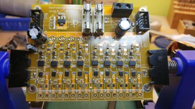 Jarek_P - Uuuufffff, praktykę w lutowaniu PCB mam dłuższą, niż statystyczna większość...