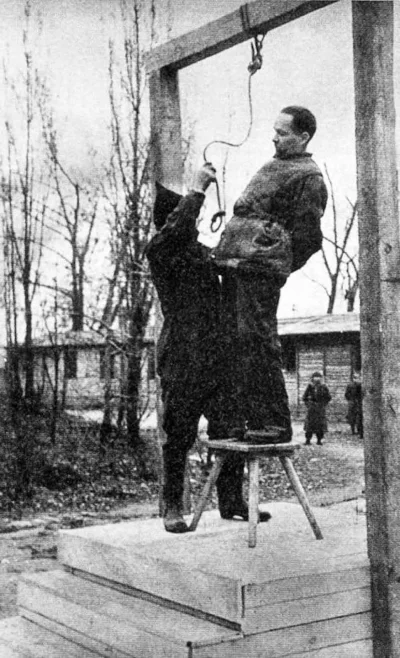 N.....h - Rudolf Höss przed powieszeniem.
16 kwietnia 1947 r.

#historia #iiwojnas...