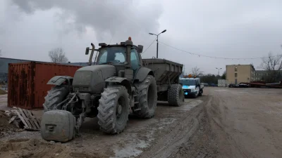 przemo93c - Ale traktur 
#motoryzacja #rolnictwo #traktorboners #postapokalipsa