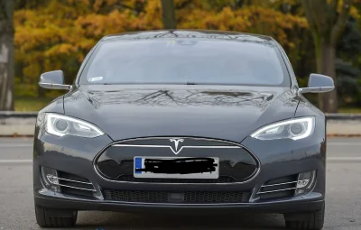 S.....a - @Damianowski: 
Tesla Model S
córeczka tatusia
5 minut