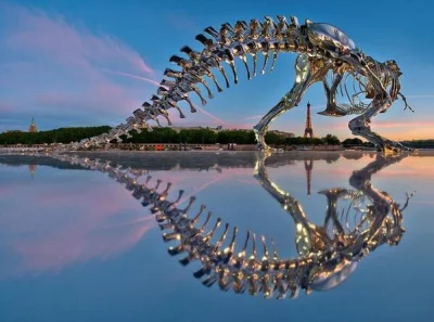 HaHard - Naturalnej wielkości rzeźba. Szkielet T-rexa w Paryżu, Philippe Pasqua 

#...