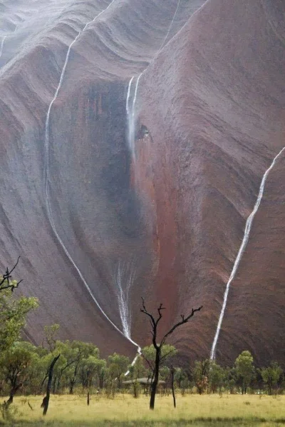 Castellano - Wodospady Uluru. Australia
#fotografia #earthporn

#castellanocontent...