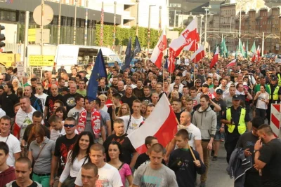 L.....K - Wrocław: Marsz przeciwko islamizacji Polski i Europy. Nie chcą imigrantów!
...