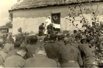 robert5502 - A tu Wehrmacht podczas modlitewnego skupienia, gdzies na froncie wschodn...