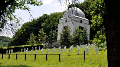 kawiarnianypl - Wzrok uważnych turystów jadących ze Lwowa do Złoczowa przyciągnąć mog...