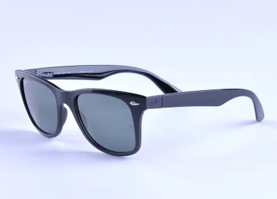 scandaliero - Czy kupował ktoś z was #raybany #rb4195 na ali? Znalazłem dwie ciekawe ...