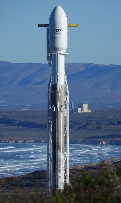 O.....Y - Falcon 9 jest właśnie przygotowywany do testu statycznego na platformie SLC...