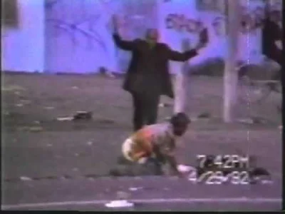 A.....1 - Poniżej film z zamieszek, które spowodowane były pobiciem Rodneya Kinga prz...