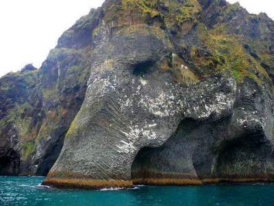 serial28 - Elephant Rock, Heimaey, Iceland

#przyroda #fotografia